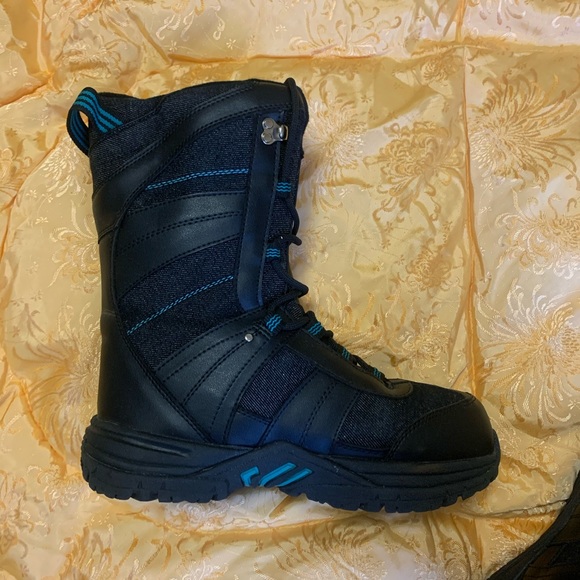 WINTER BOOTS - Picture 4 of 5